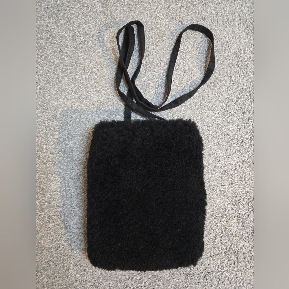 Alaskan Fur Crossbody Pouch in Black